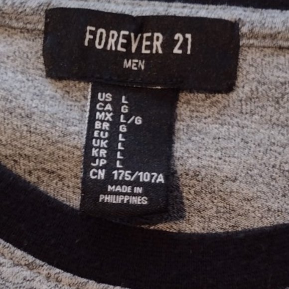 Forever 21 Mens T-shirt - Picture 5 of 6